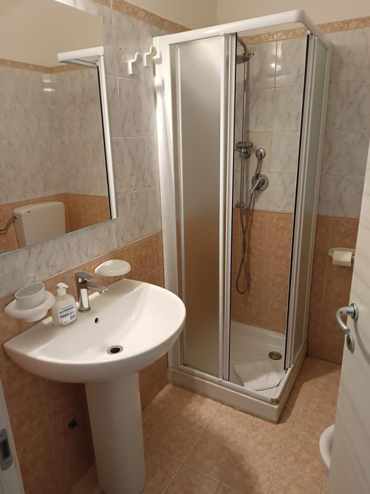 Residence Checkin A Richiesta Parma Luaran gambar
